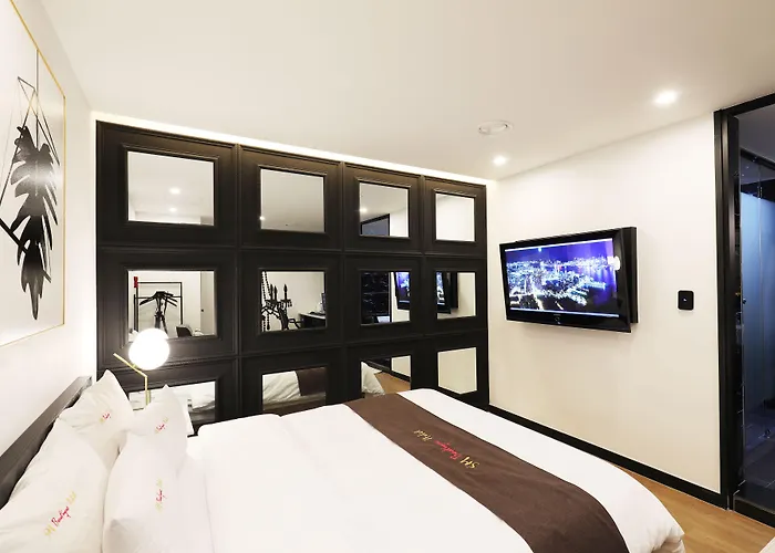 Sm Boutique Hotel
