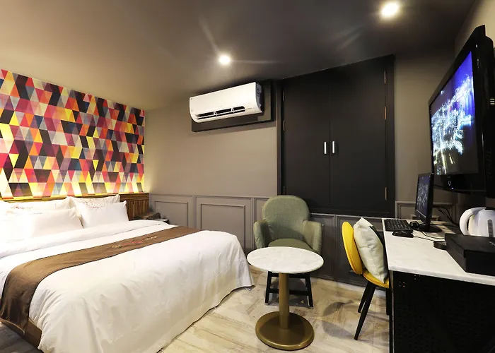 Sm Boutique Hotel 2*
