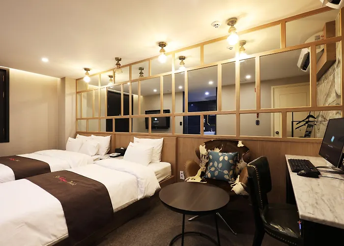 Sm Boutique Hotel 2*