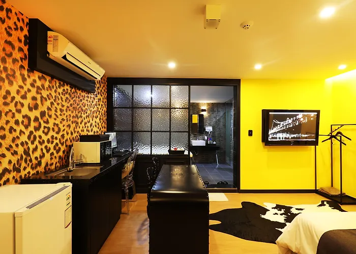 Sm Boutique Hotel