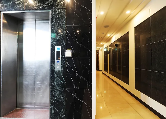 Sm Boutique Hotel 2*
