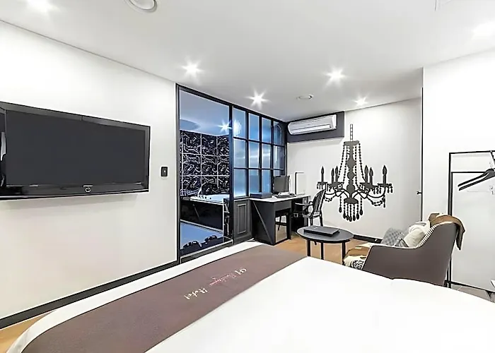 Sm Boutique Hotel
